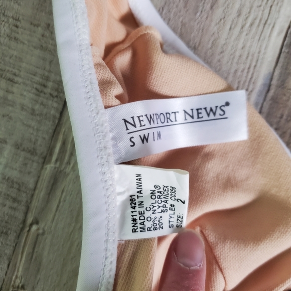 NEWPORT NEWS | Black & White Swim sz 2 - Picture 3 of 10